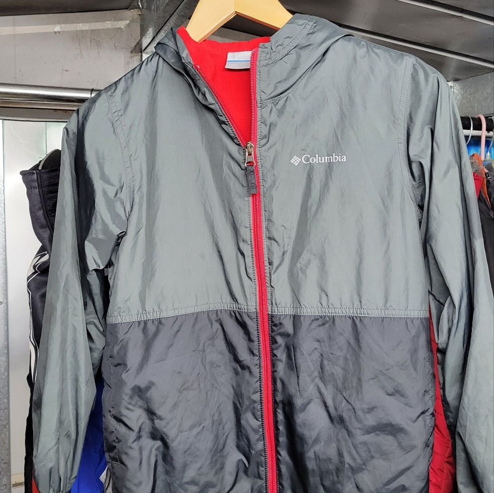 Columbia wind breaker